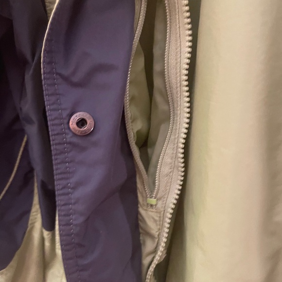 Columbia   Light Weight Woman’s Jacket   Size Large - Picture 6 of 8